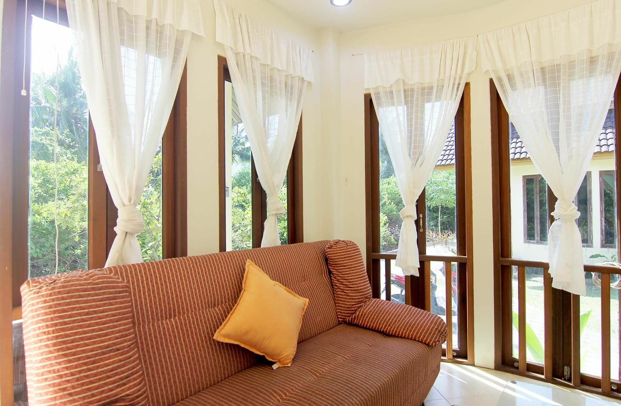 Villa Behind The Phuket Sea Exterior foto